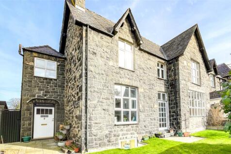 Village Road, Llanfairfechan, Conwy... 5 bed detached house for sale