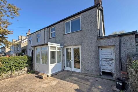 Valley Road, Llanfairfechan, Conwy, LL33 2 bed terraced house for sale
