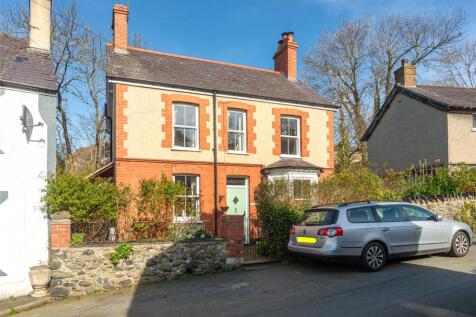 Mill Road, Llanfairfechan, Conwy, LL33 3 bed detached house for sale