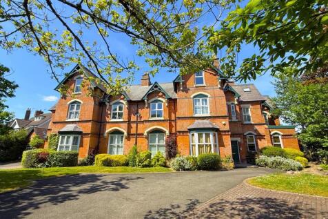 Studio flat for sale