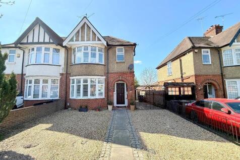 Wychwood Avenue, Old Bedford Road... 3 bed semi