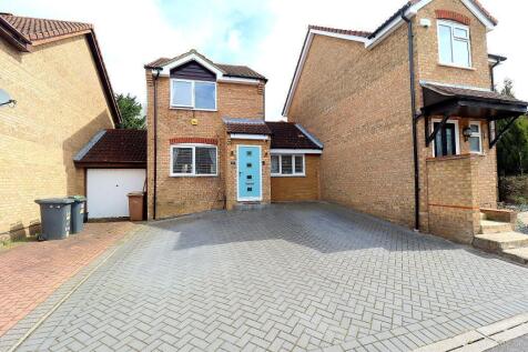 Benington Close, Luton, Bedfordshire... 2 bed link detached house for sale