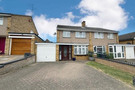 Butely Road, Leagrave, Luton... 3 bed semi