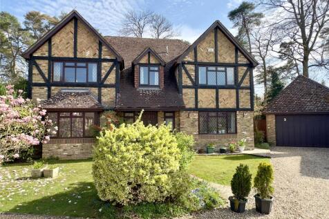 Bowenhurst Gardens, Church Crookham... 5 bed detached house for sale