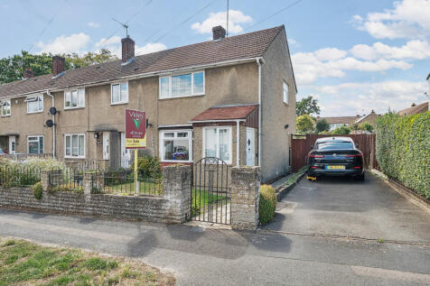 Derry Road, Farnborough, Hampshire, GU14 2 bed end of terrace house for sale