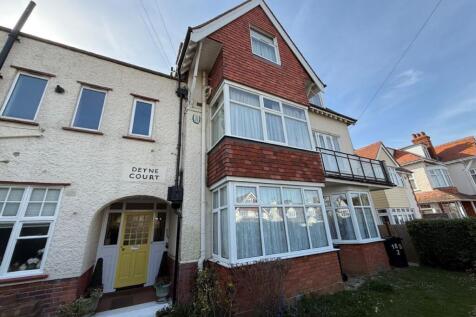 3 bedroom flat for sale
