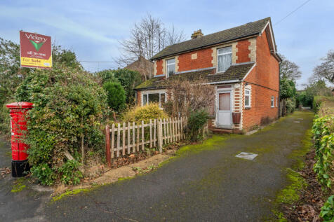 Detached house for sale