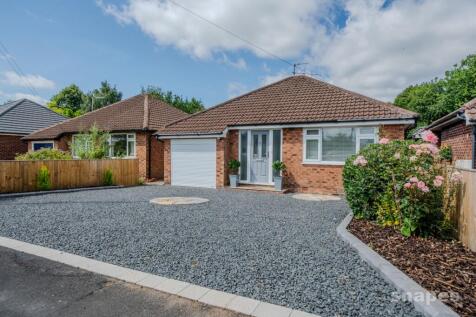 2 bedroom detached bungalow for sale