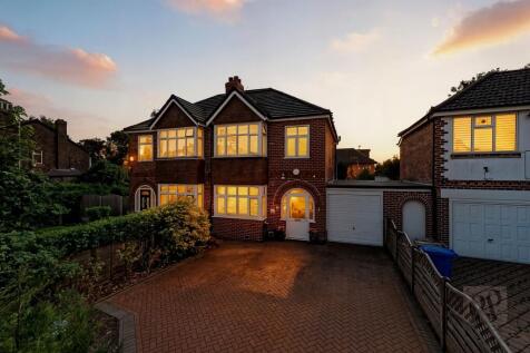 3 bedroom semi-detached house for sale