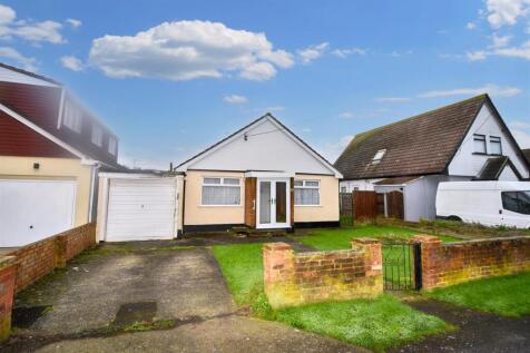 Ash Road, Canvey Island SS8 1 bed detached bungalow for sale