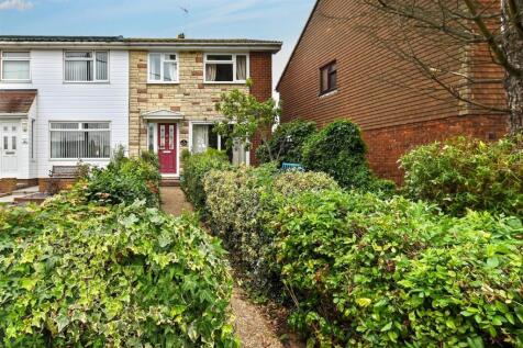 Lakeside Path, Canvey Island SS8 3 bed semi