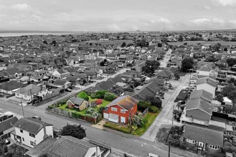 Maurice Road, Canvey Island SS8 4 bed detached house for sale