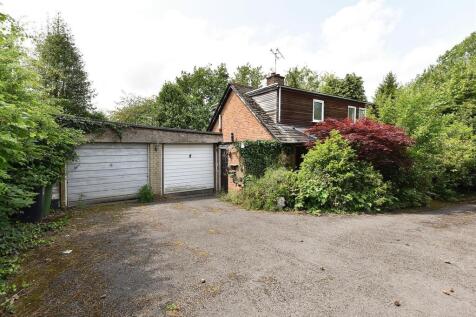 4 bedroom detached bungalow for sale