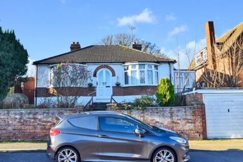 Lancelot Avenue, Strood, Rochester, ME2 2 bed detached bungalow for sale