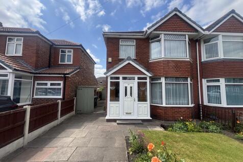 Montrose Avenue, Stretford, M32 9LN 3 bed semi