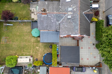 Urmston Lane, Stretford, M32 9BG 4 bed semi
