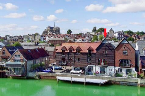 River Road, Arundel, West Sussex 2 bed flat for sale