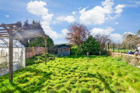 Exton Road, Chichester, West Sussex 3 bed semi