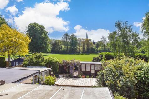 3 bedroom chalet for sale