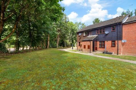 1 bedroom ground floor flat for sale