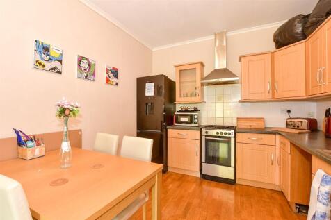 1 bedroom ground floor flat for sale