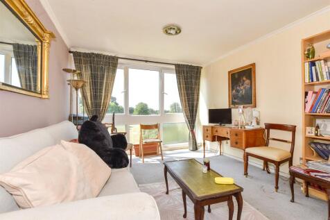 2 bedroom maisonette for sale