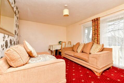 Paddockhurst Road, Gossops Green... 1 bed maisonette for sale