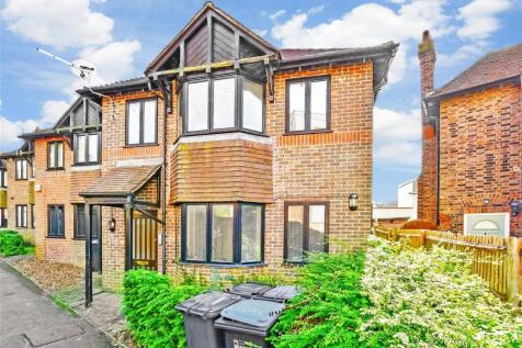 2 bedroom ground floor flat for sale