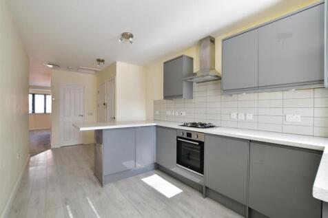4 bedroom ground floor flat for sale