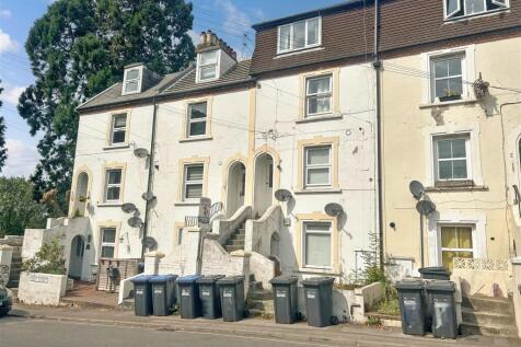 3 bedroom flat for sale