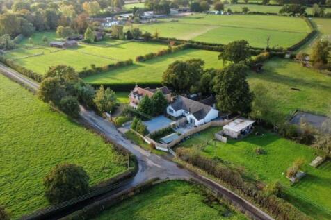 4 bedroom detached bungalow for sale