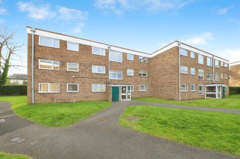 2 bedroom ground floor flat for sale