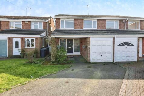 3 bedroom semi-detached house for sale
