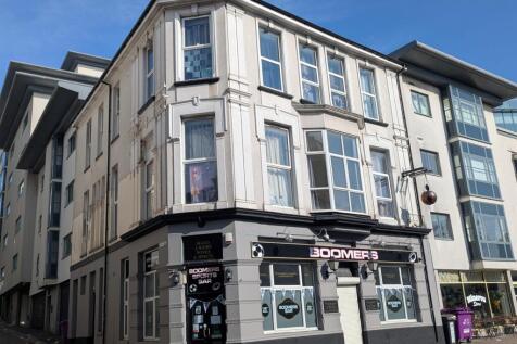 Studio flat for sale