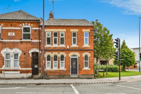 3 bedroom end of terrace house for sale