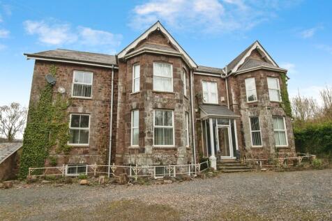 8 bedroom detached house for sale