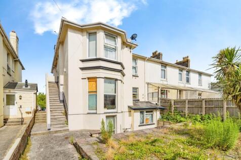 1 bedroom ground floor flat for sale