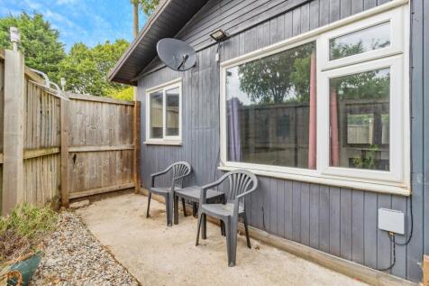1 bedroom semi-detached bungalow for sale