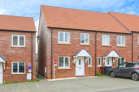 2 bedroom end of terrace house for sale