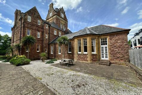 3 bedroom ground floor flat for sale