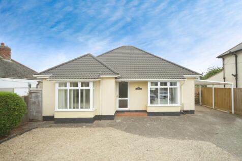 3 bedroom detached bungalow for sale