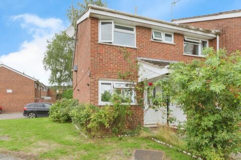 2 bedroom ground floor flat for sale