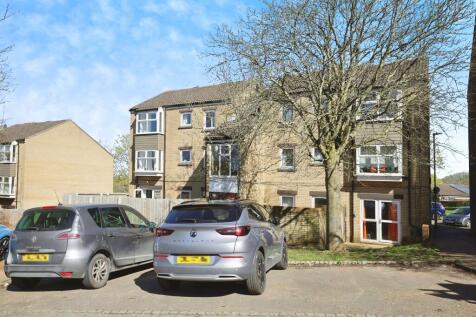 1 bedroom ground floor flat for sale