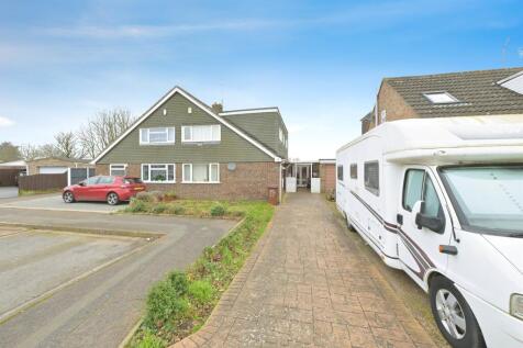 6 bedroom semi-detached house for sale