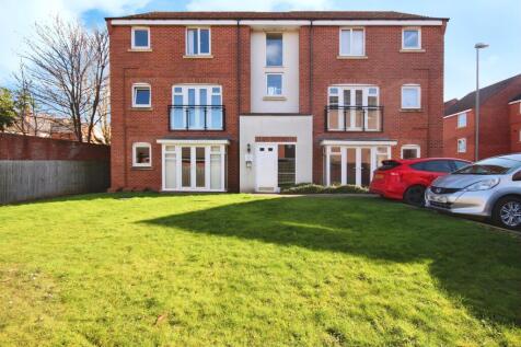 2 bedroom ground floor flat for sale