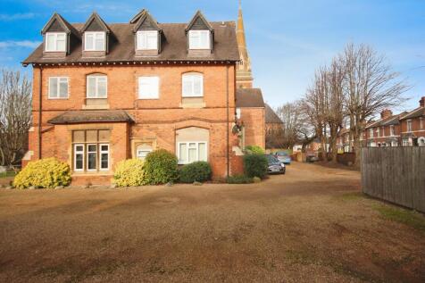 Studio flat for sale