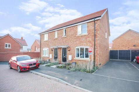 3 bedroom semi-detached house for sale