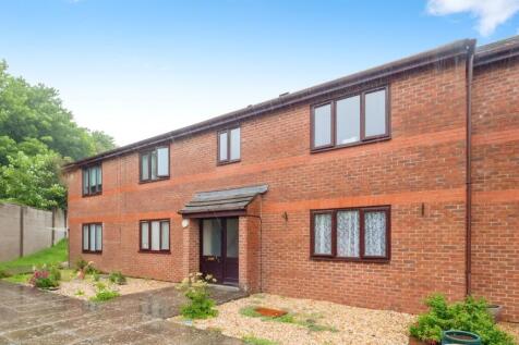 1 bedroom ground floor flat for sale