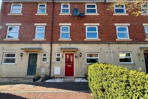 5 bedroom terraced house for sale