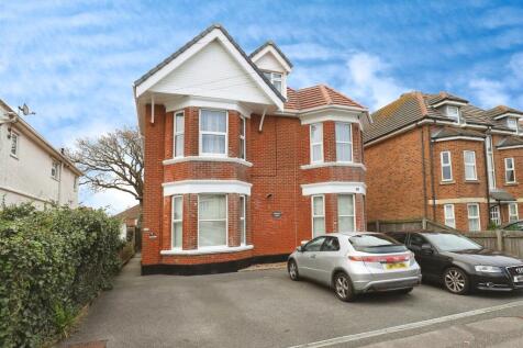 Studio flat for sale